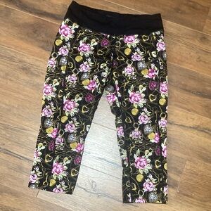 Betsey Johnson Black and Pink Capri Leggings